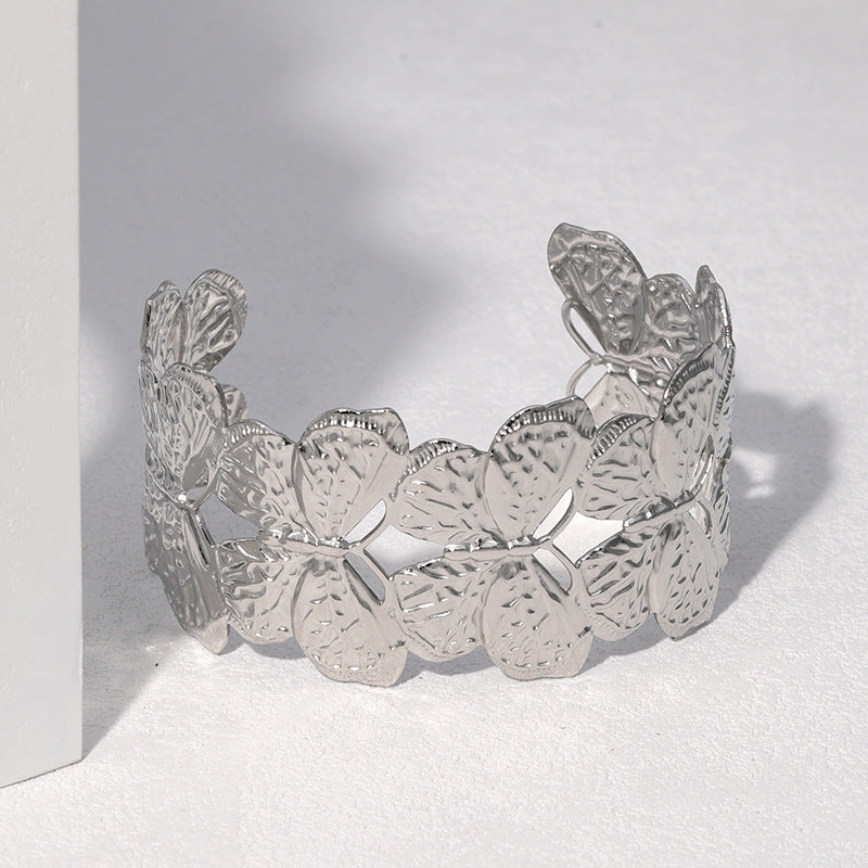 Bracciale rigido aperto a farfalla minimalista in acciaio inossidabile placcato oro 18 carati