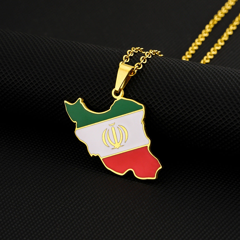 Collana con Pendente Geometrico Etnico in Acciaio Inox con Finitura Smaltata su Catena ad Anelli