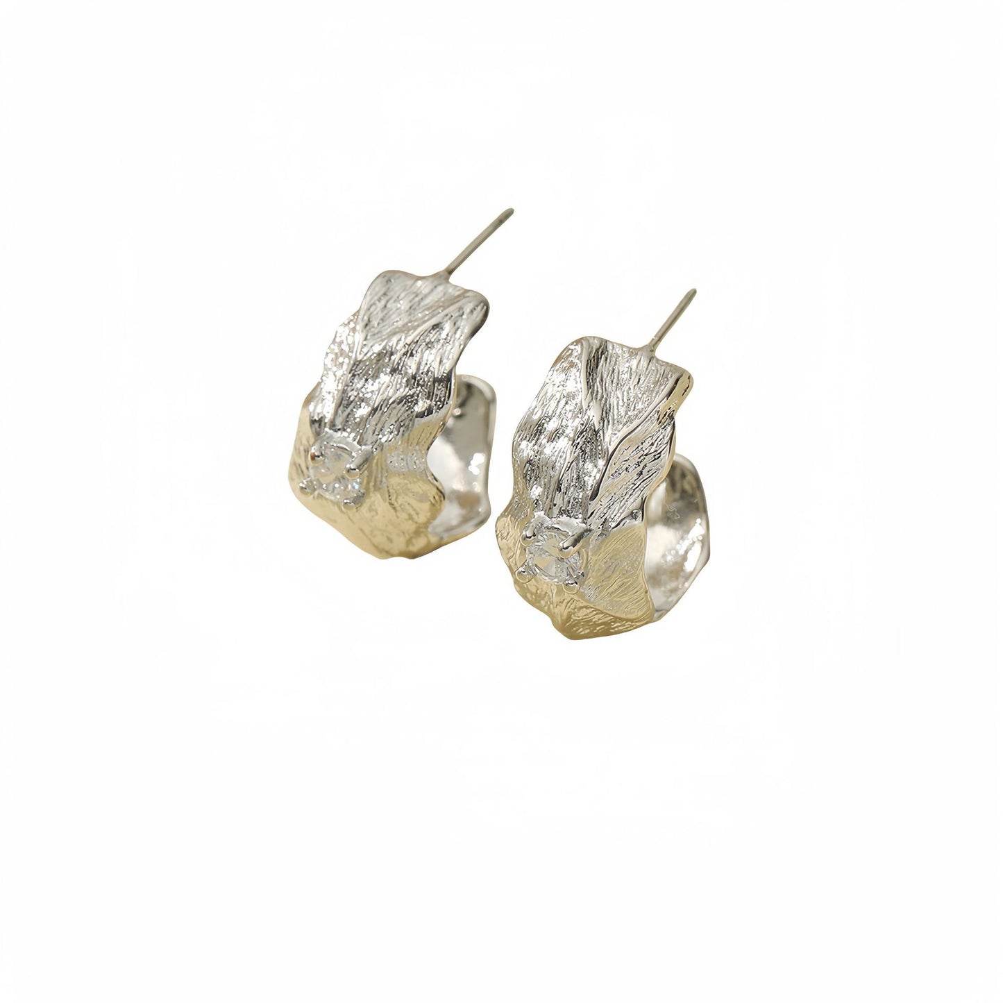 Orecchini a perno da donna in acciaio al titanio plissettati stile vintage con intarsio in strass e finitura placcata