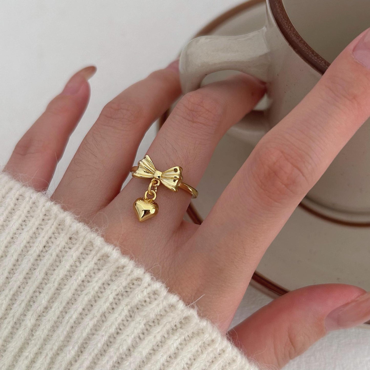 Anello Minimalista in Argento Sterling S925 a Forma di Fiocco e Cuore con Finitura Placcata
