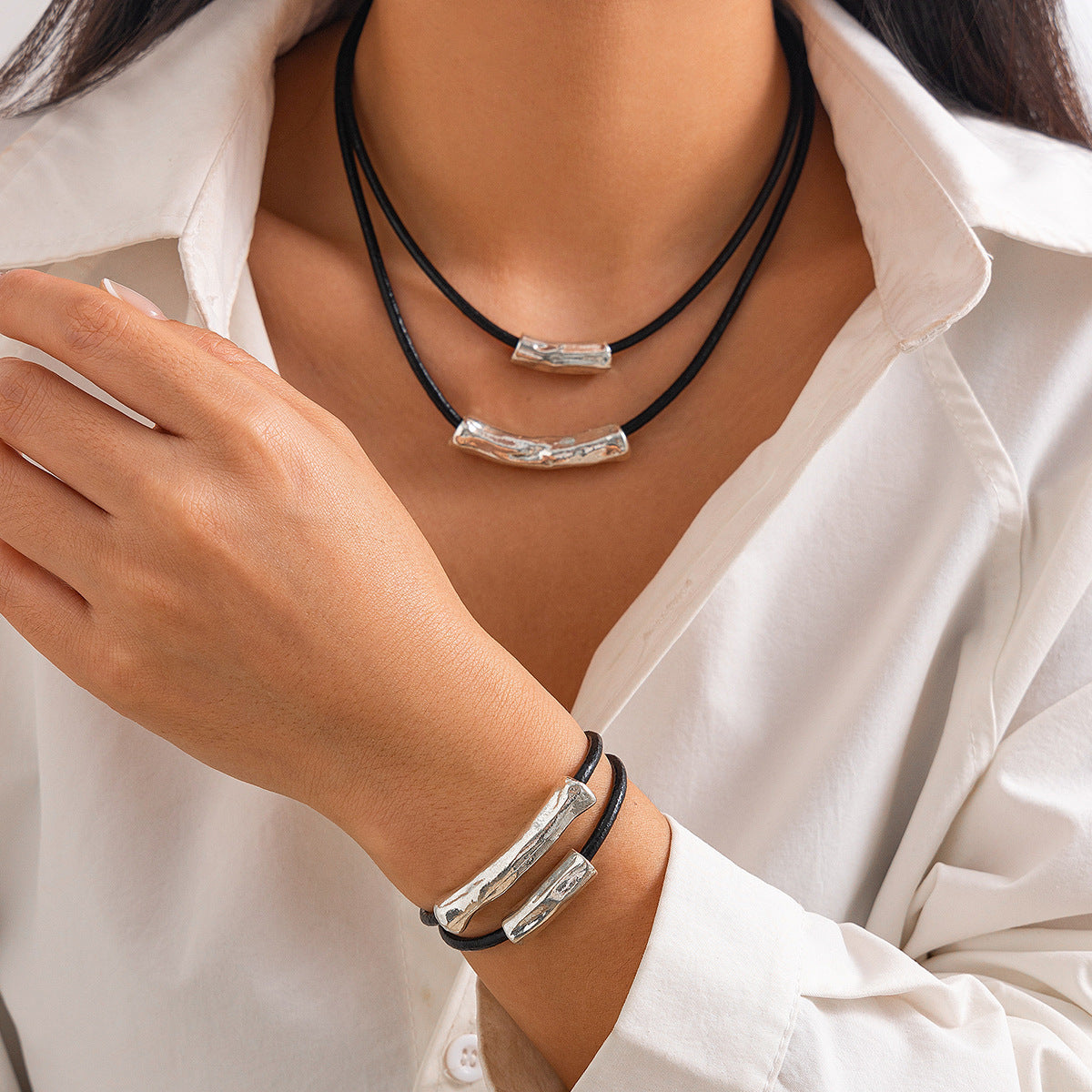Collana Girocollo con Ciondolo Inciso Geometrico Stile Hip Hop da Donna con Ciondolo in Lega e Finitura Elettroplaccata