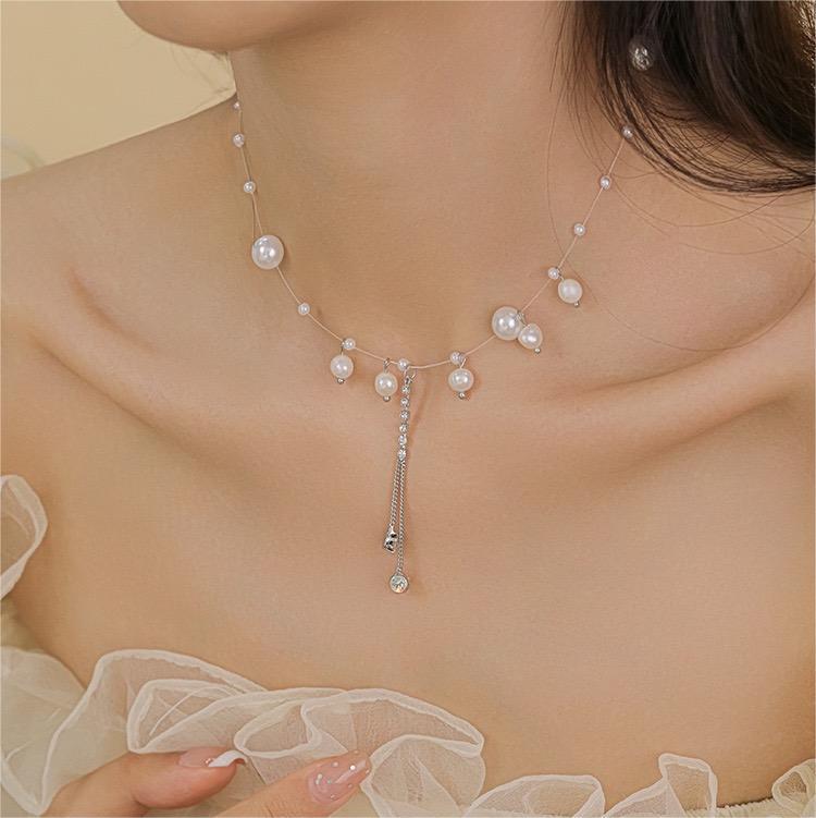 Collana Pendente Geometrica Minimalista da Donna in Acciaio al Titanio con Intarsi di Strass e Finitura Placcata, Elegante Collana a Catena per Clavicole