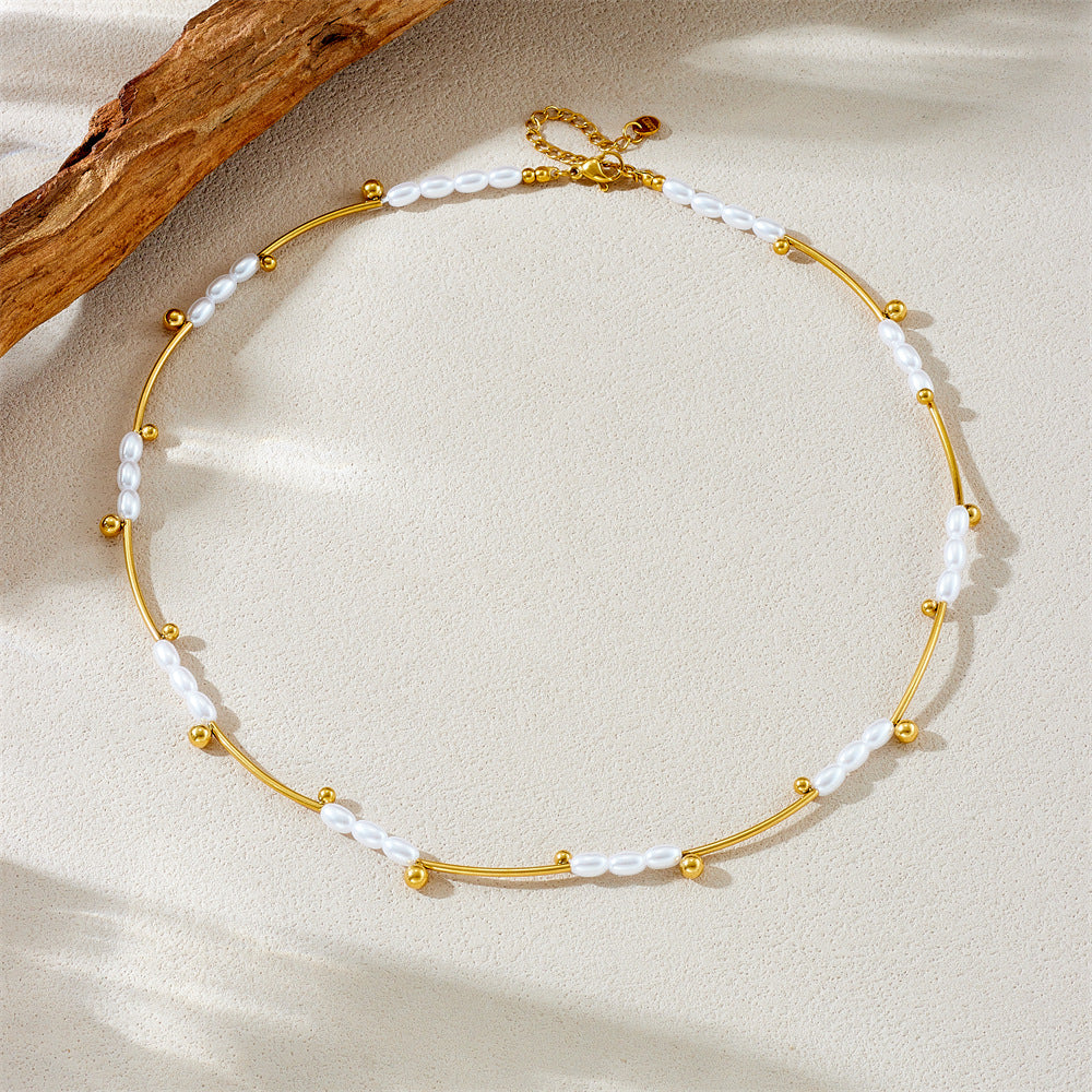 Elegant French Vintage Style Oval Pearl and Gold-Plated Stainless Steel Clavicle Necklace with Irregular Spacing