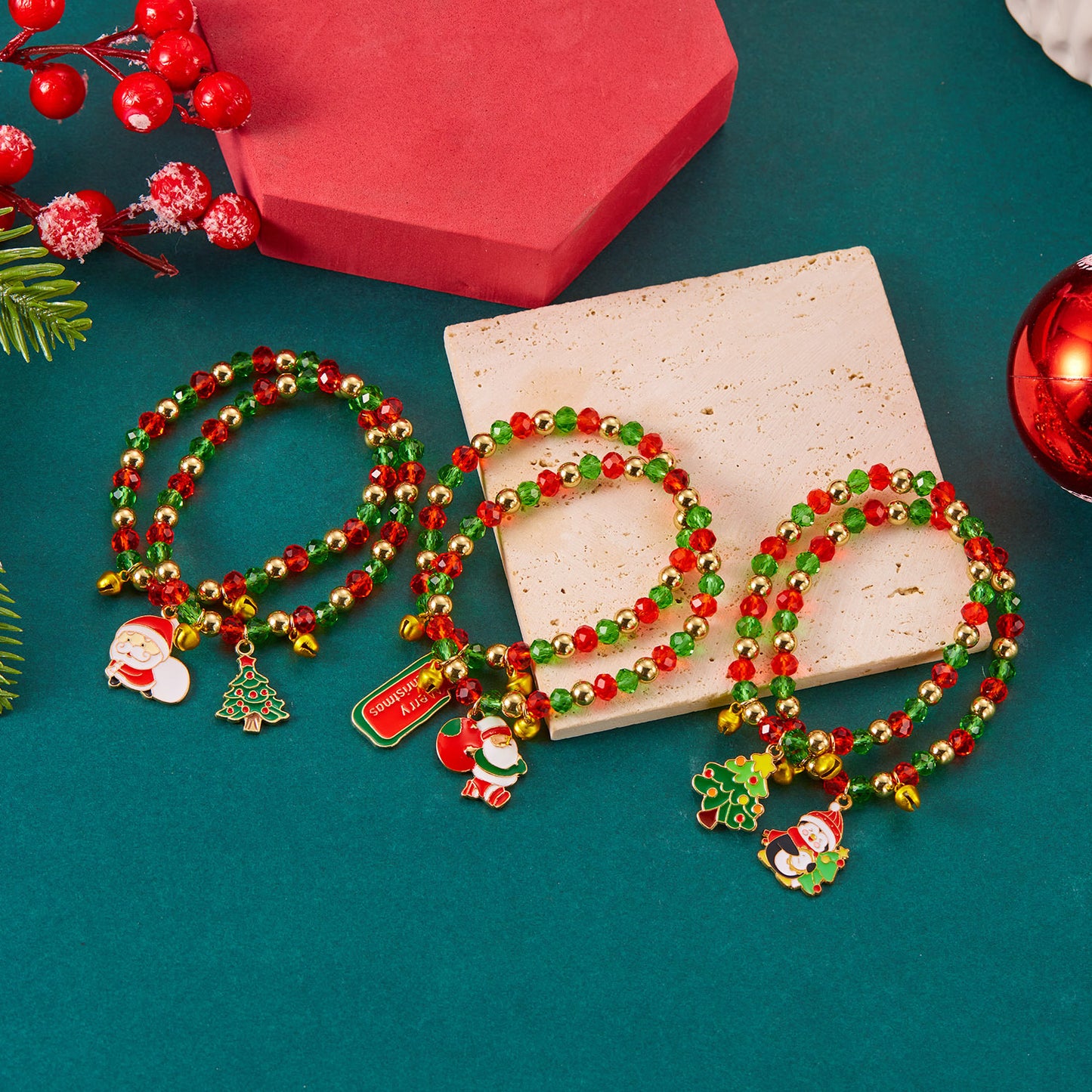 Pulsera de moda de Papá Noel y árbol de Navidad para mujer con cuentas de cristal rojas y verdes en cadena de aleación