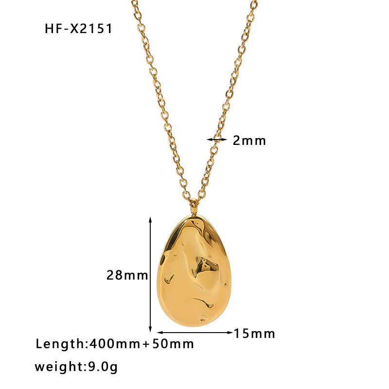 Collana con Ciondolo a Cuore in Acciaio al Titanio Stile INS con Catena in Acciaio Inossidabile Placcato Oro 18K e Dettagli in Strass Pavé