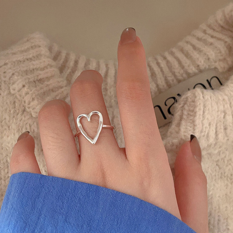 Anello aperto minimalista a forma di cuore in argento sterling 925 con dettaglio geometrico smussato da donna