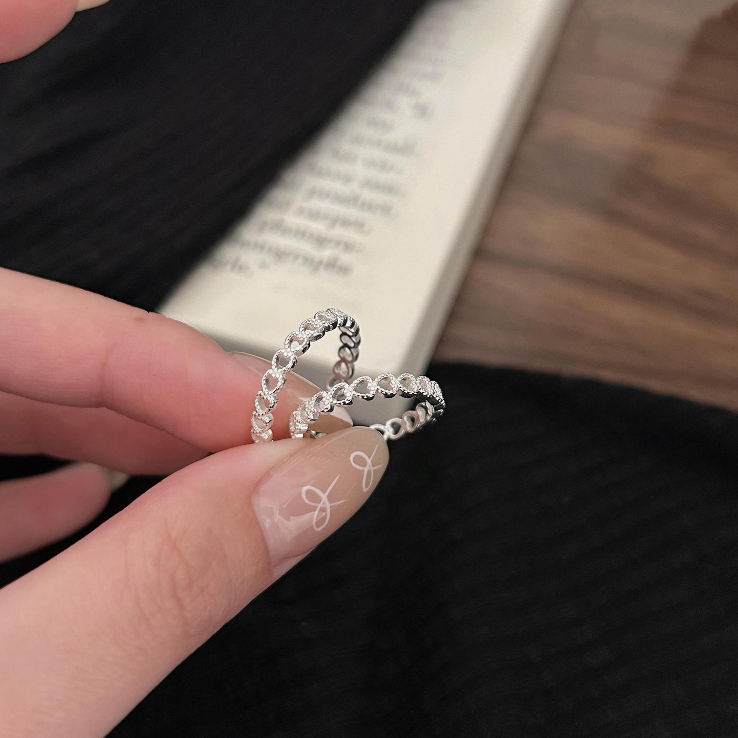 Dulce Anillo Geométrico Corazón Minimalista de Plata de Ley 925 para Mujer