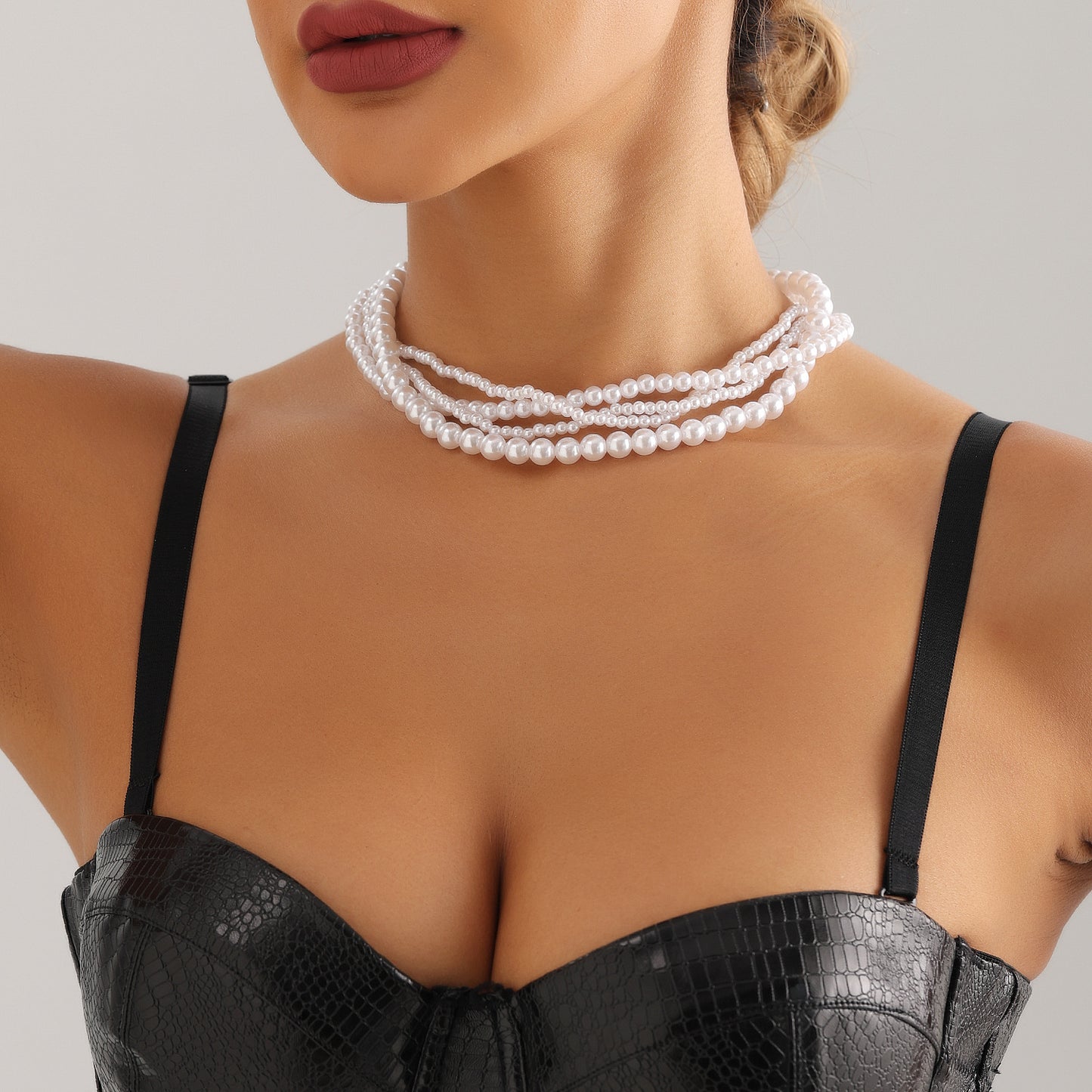 Fashionable Multi-Layer Woven Pearl Necklace for Women with Geometric Design and Plated Finish