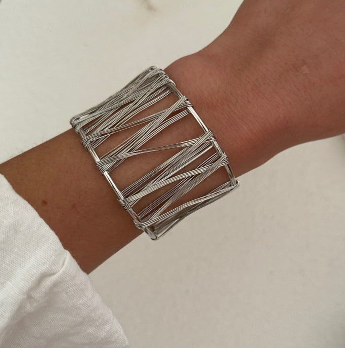 Exaggerated Brushed Plated Alloy C-Shape Bracelet
