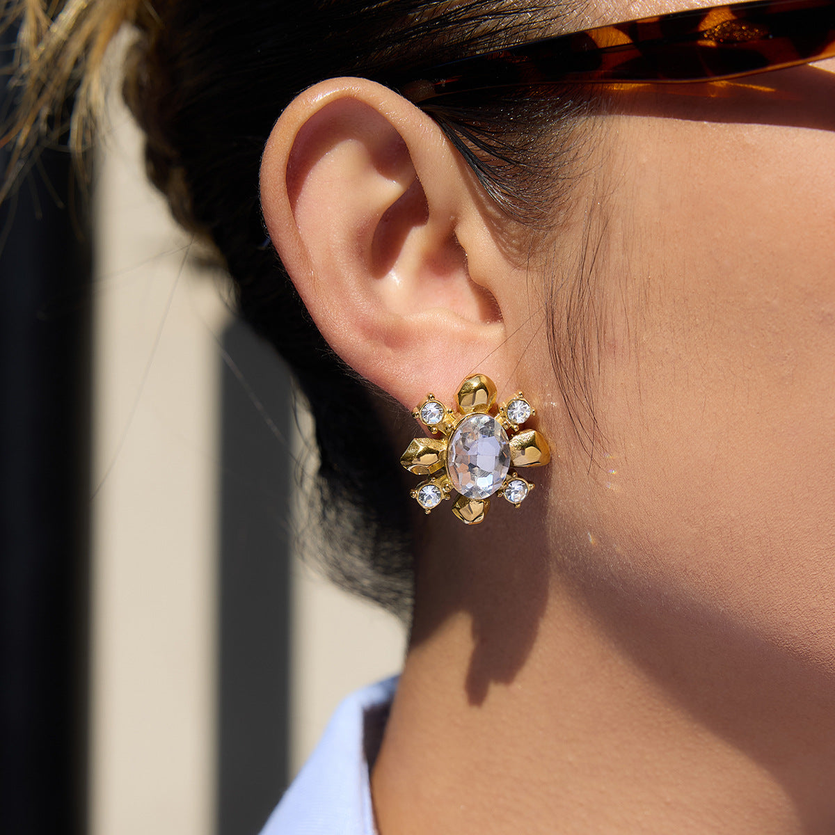 Orecchini geometrici in acciaio inossidabile con zirconi placcati oro PVD per donna, orecchini a lobo di lusso alla moda minimalista