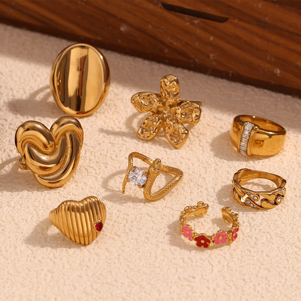 Vintage-Inspired Geometric Stainless Steel Snake Ring with 18K Gold Plating and Teardrop Heart Scale Texture for Women