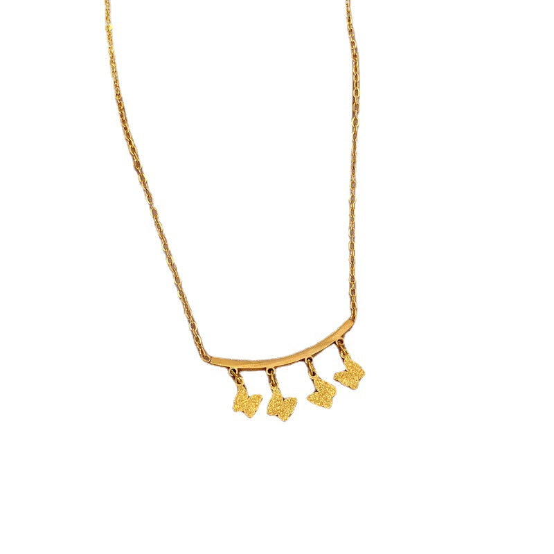 Collar Minimalista de Acero de Titanio con Colgante de Mariposa para Mujer, con Acabado de Lámina Dorada y Delicada Cadena con Cierre.