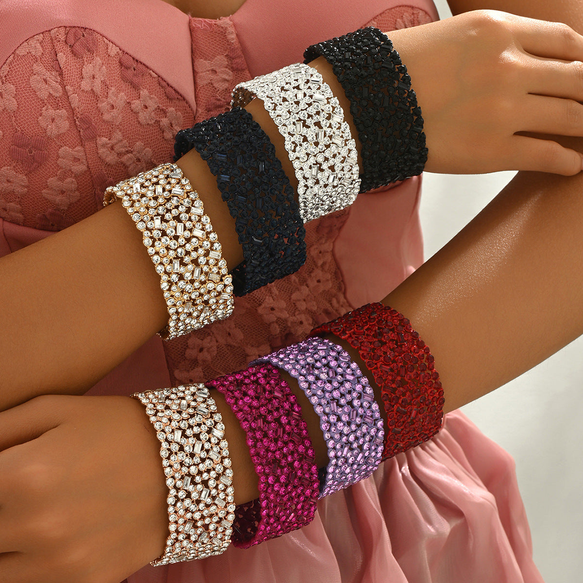 Set di bracciali da donna in lega di zinco con intarsi in strass, stile geometrico minimalista e polsino ampio