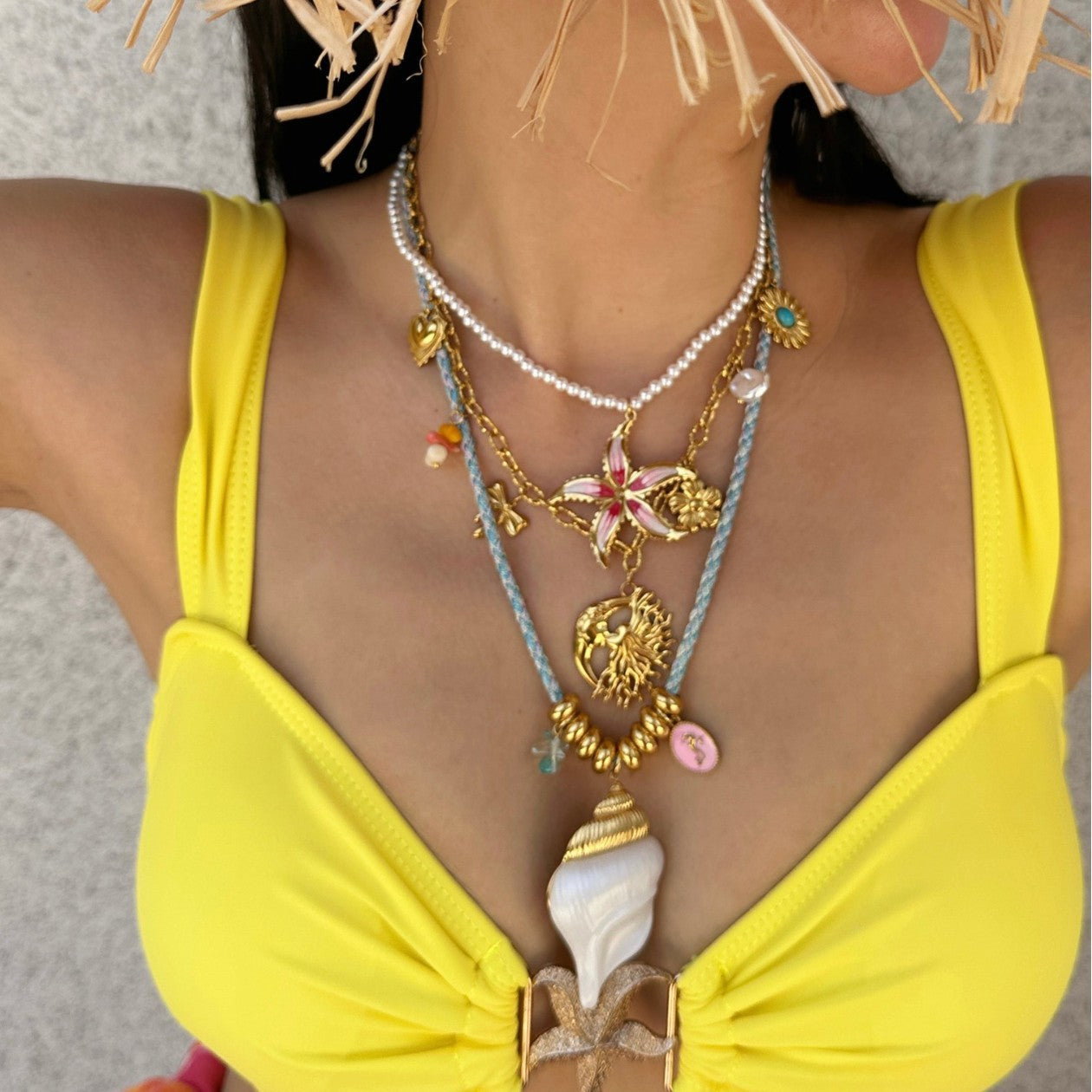 Collana Pendente a Conchiglia con Fiore, Sole, Luna e Stella in Acciaio Inossidabile Placcato Oro 14K Vintage da Donna