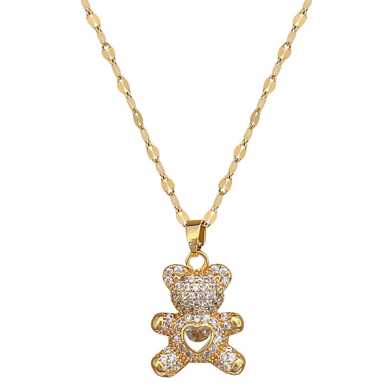 Collana con Ciondolo Orsetto in Acciaio al Titanio con Strass Micro-Incastonati, Catena Regolabile alla Clavicola, Stile Cartone Animato Minimalista
