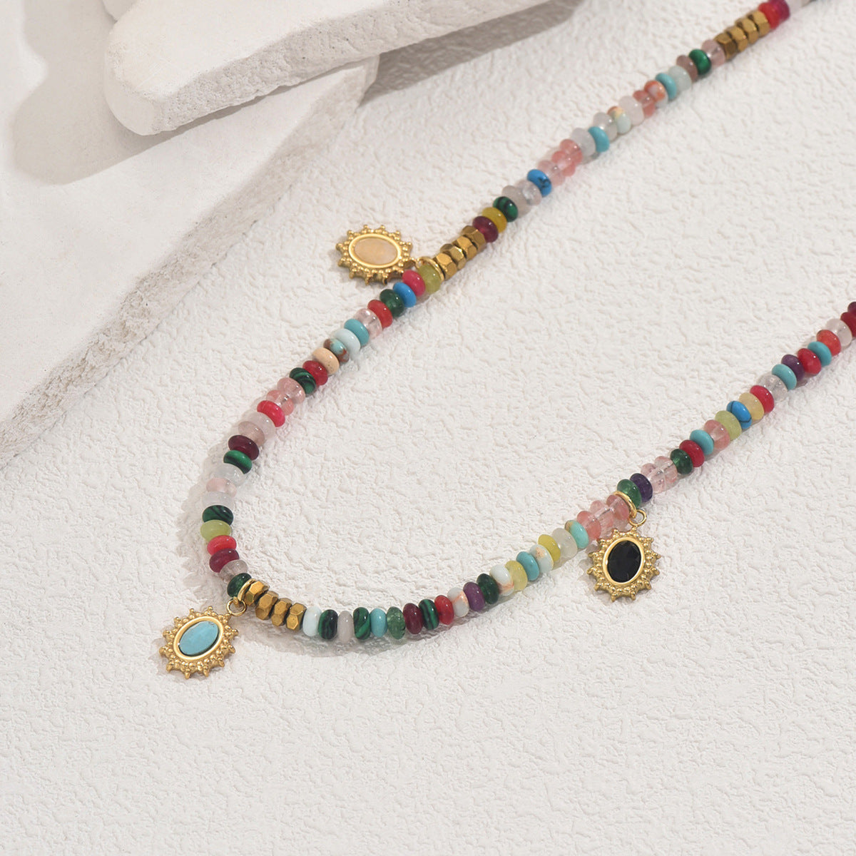 Barra de dije de collar de latón con incrustaciones de piedras preciosas de lunares redondos geométricos elegantes para mujer