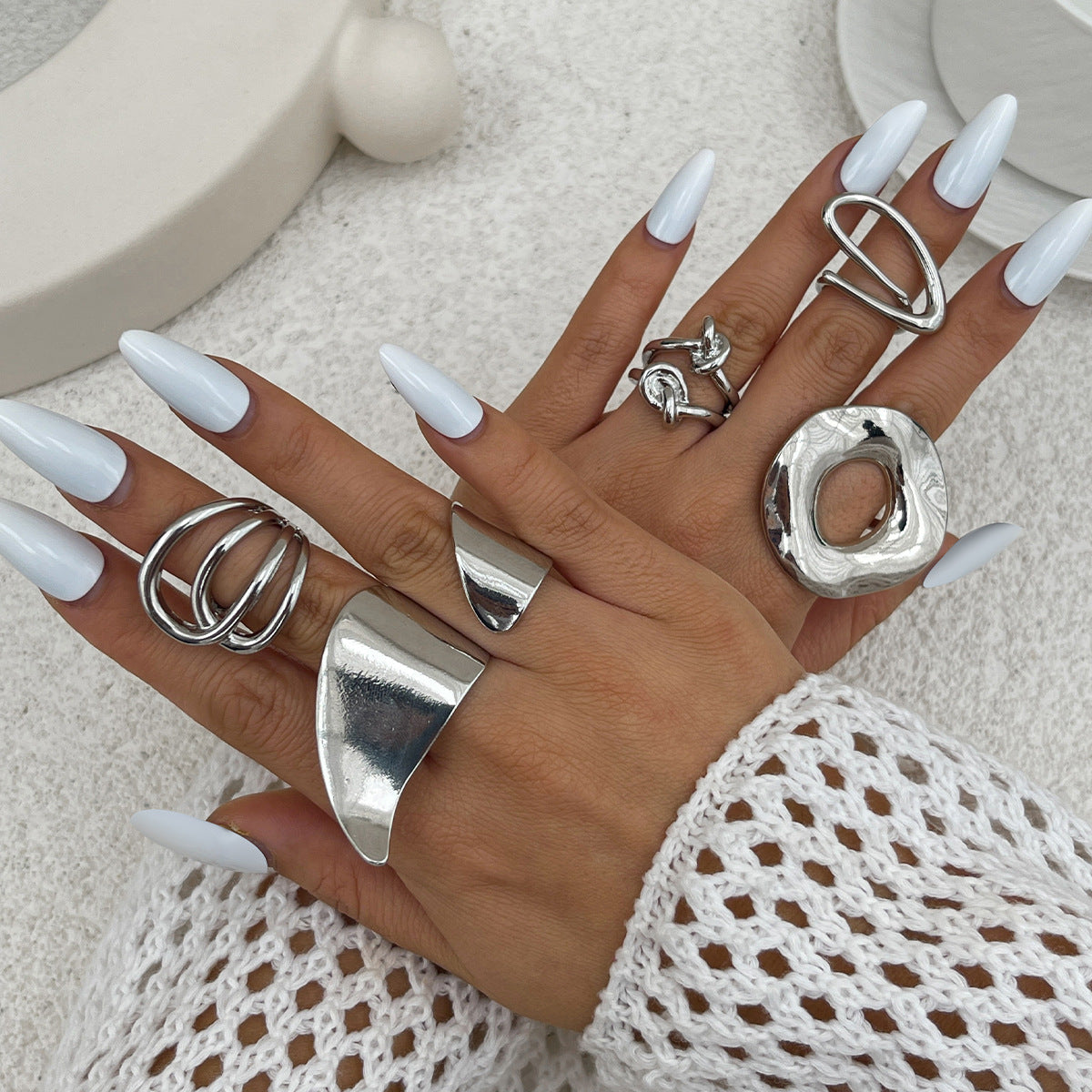 Anillo Abierto Geométrico Minimalista con Nudo para Mujer en Aleación con Acabado Chapado