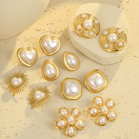 Elegantes Pendientes de Perlas de Estilo Francés con Flor y Corazón de Acero Inoxidable, Aretes Chapados de Lujo Ligero para Mujer