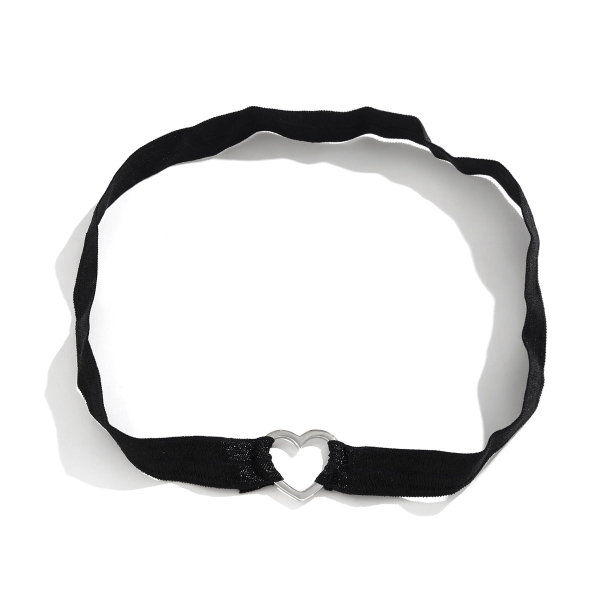 Cavigliera a cuore minimalista in lega da donna con design geometrico intagliato e vestibilità elasticizzata