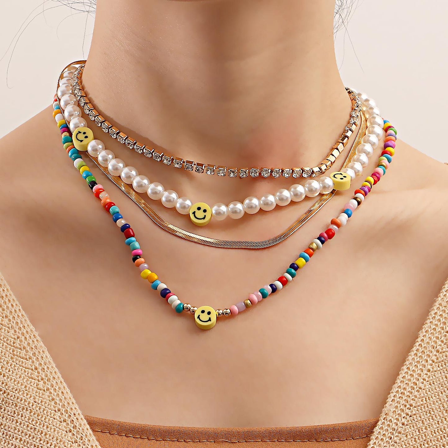 Minimalist Cold-Tone Baroque Pearl Smile Pendant Necklace for Women Alloy Chain with Rhinestone Inlay and Plated Finish