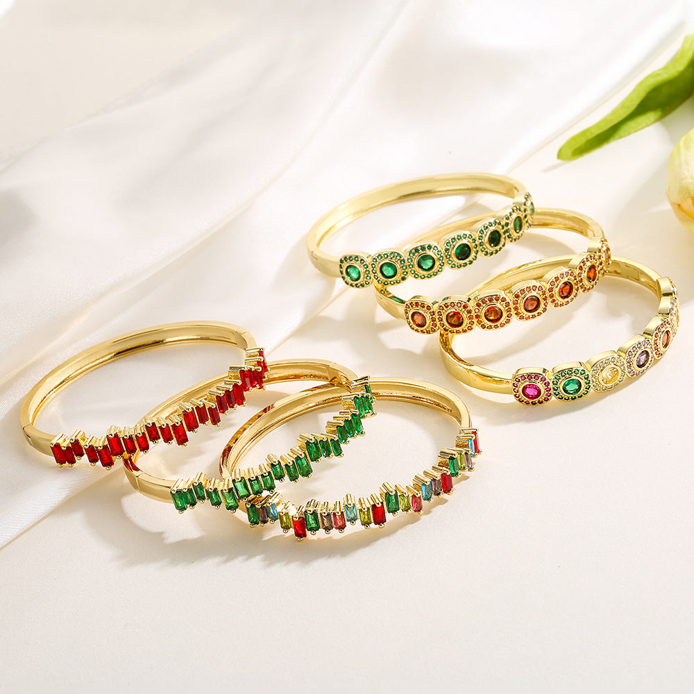Bracciale Geometrico Minimalista in Rame con Placcatura in Oro e Intarsio in Zirconi da Donna