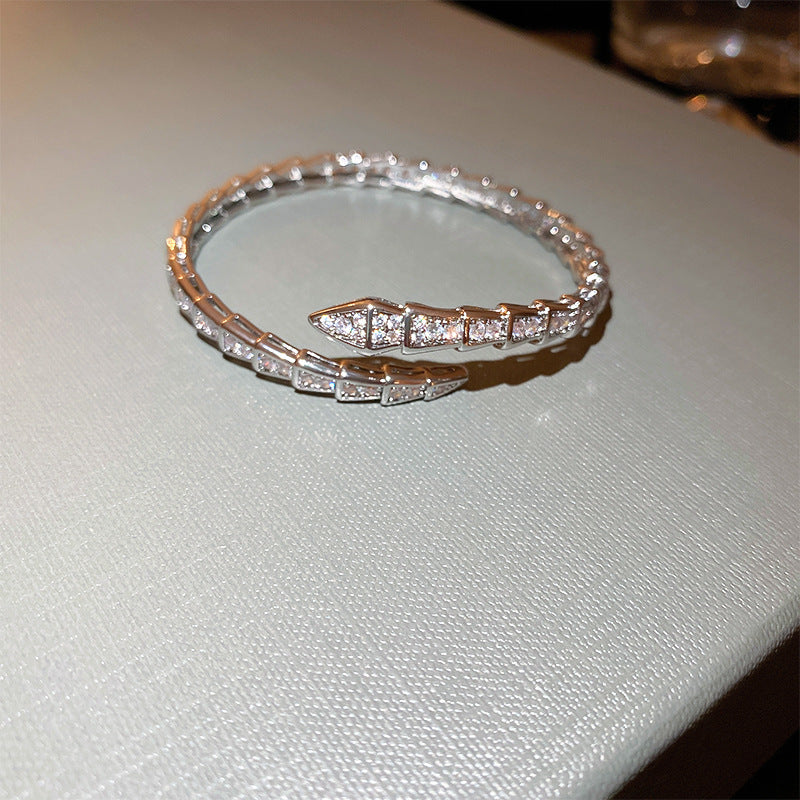 Minimalist Luxury Geometric Brass Inlaid Cubic Zirconia Adjustable Bracelet for Women