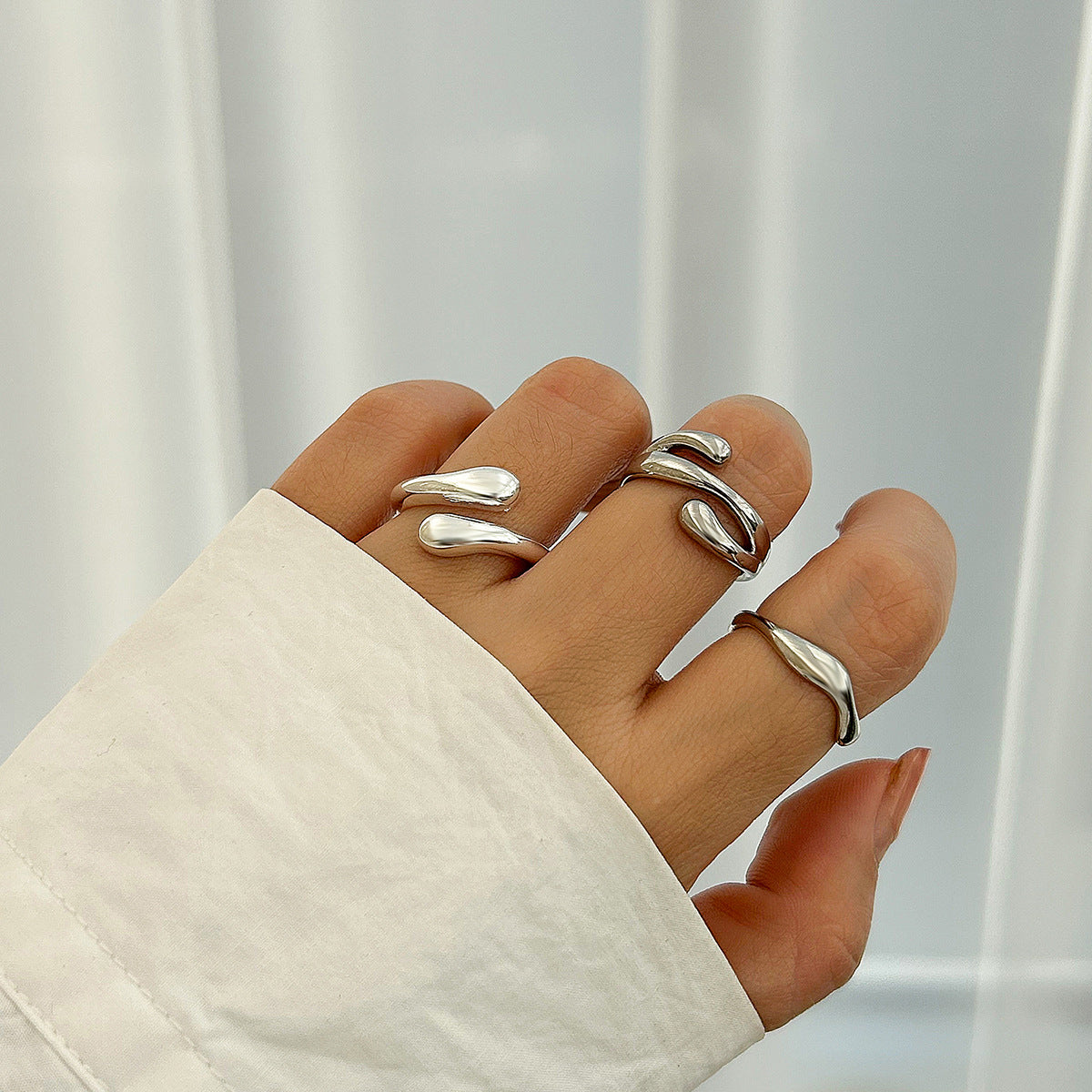 Minimalist Geometric Hollow Liquid-Design Alloy Ring Set with Polished Finish for Women