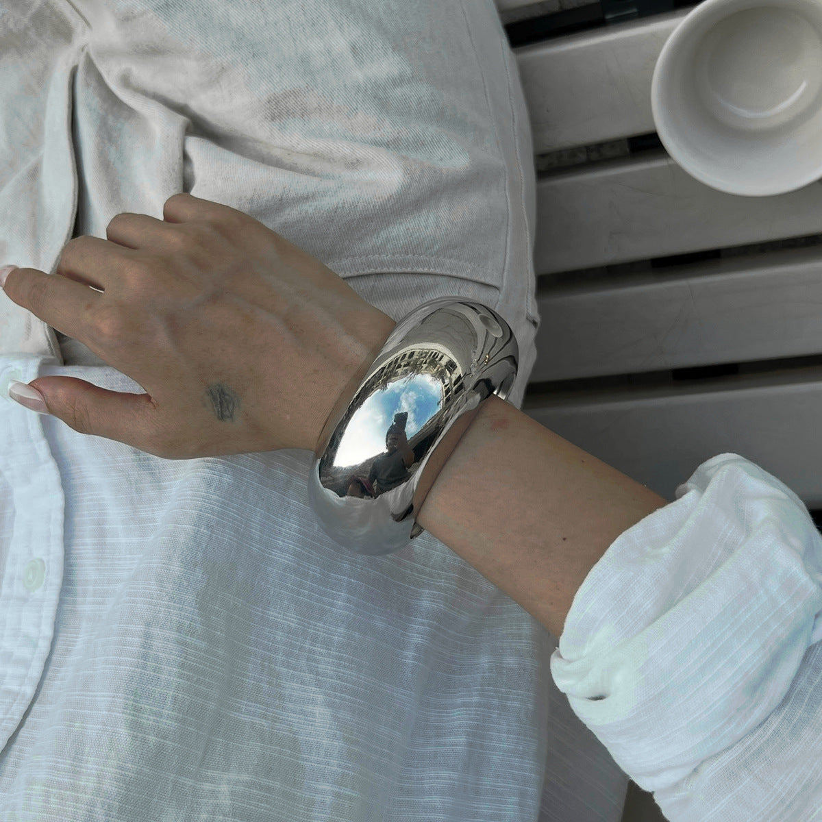 Pulsera de aleación redonda geométrica exagerada para mujer con acabado chapado