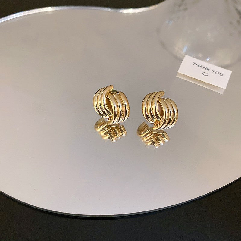 Orecchini da donna geometrici minimalisti in metallo con finitura lucida e placcatura in oro, per l'uso quotidiano