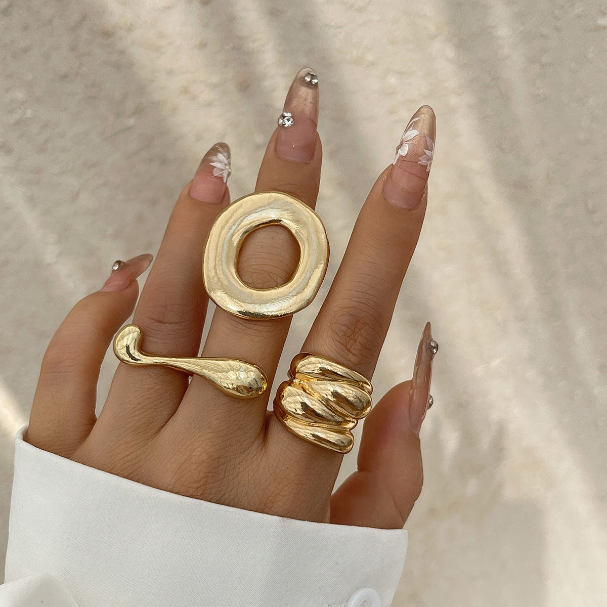 Minimalist Irregular Teardrop Open Ring with Floral Pearl Accents and Gold-Plated Alloy Band