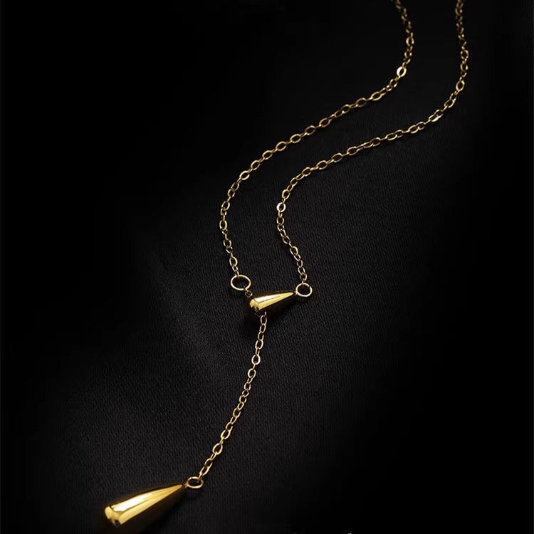Collana minimalista con goccia d'acqua tonalità fredda da donna in acciaio al titanio placcato, delicata catena a clavicola con design irregolare