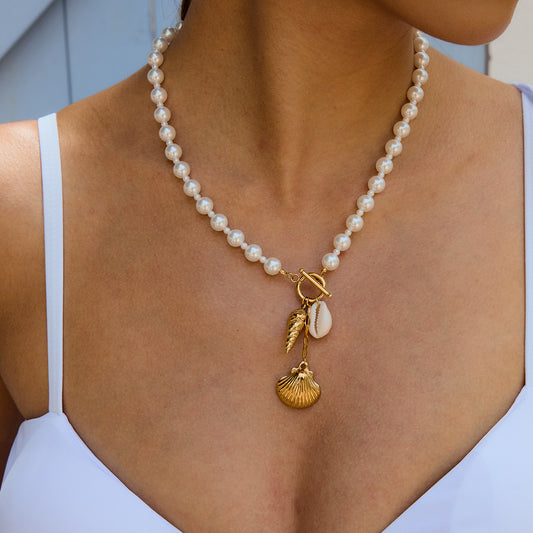 Elegant Geometric Stainless Steel Plated Necklace with Titanium Steel Pendant and Pearl Inlay for Women