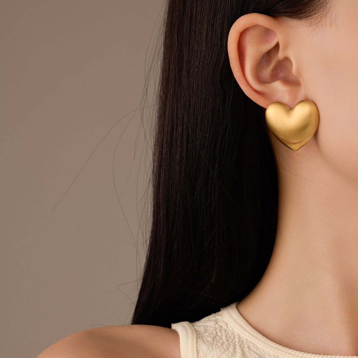 Orecchini minimalisti in acciaio inossidabile a forma di cuore placcati oro 18K da donna