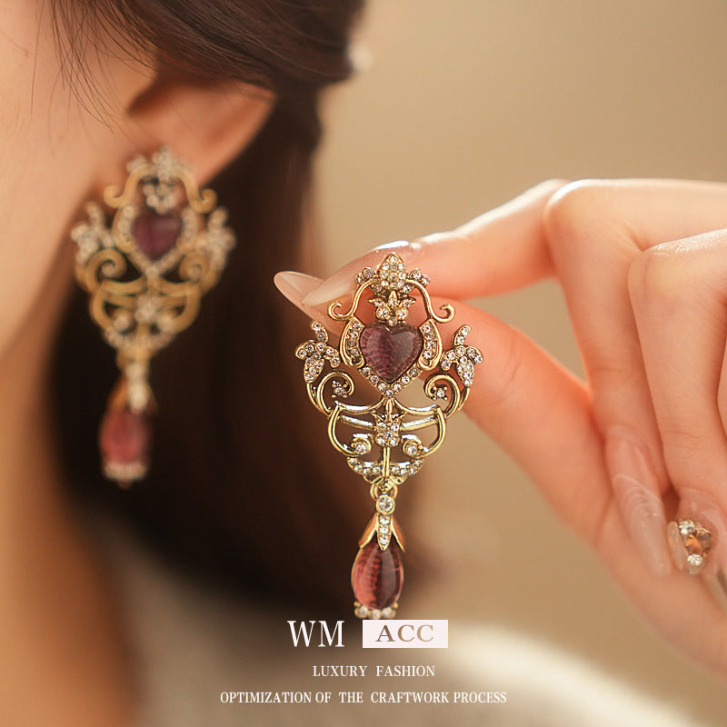 Vintage Heart-Shaped Floral Teardrop Hollow-Out Alloy Stud Earrings with Rhinestone Inlay for Women