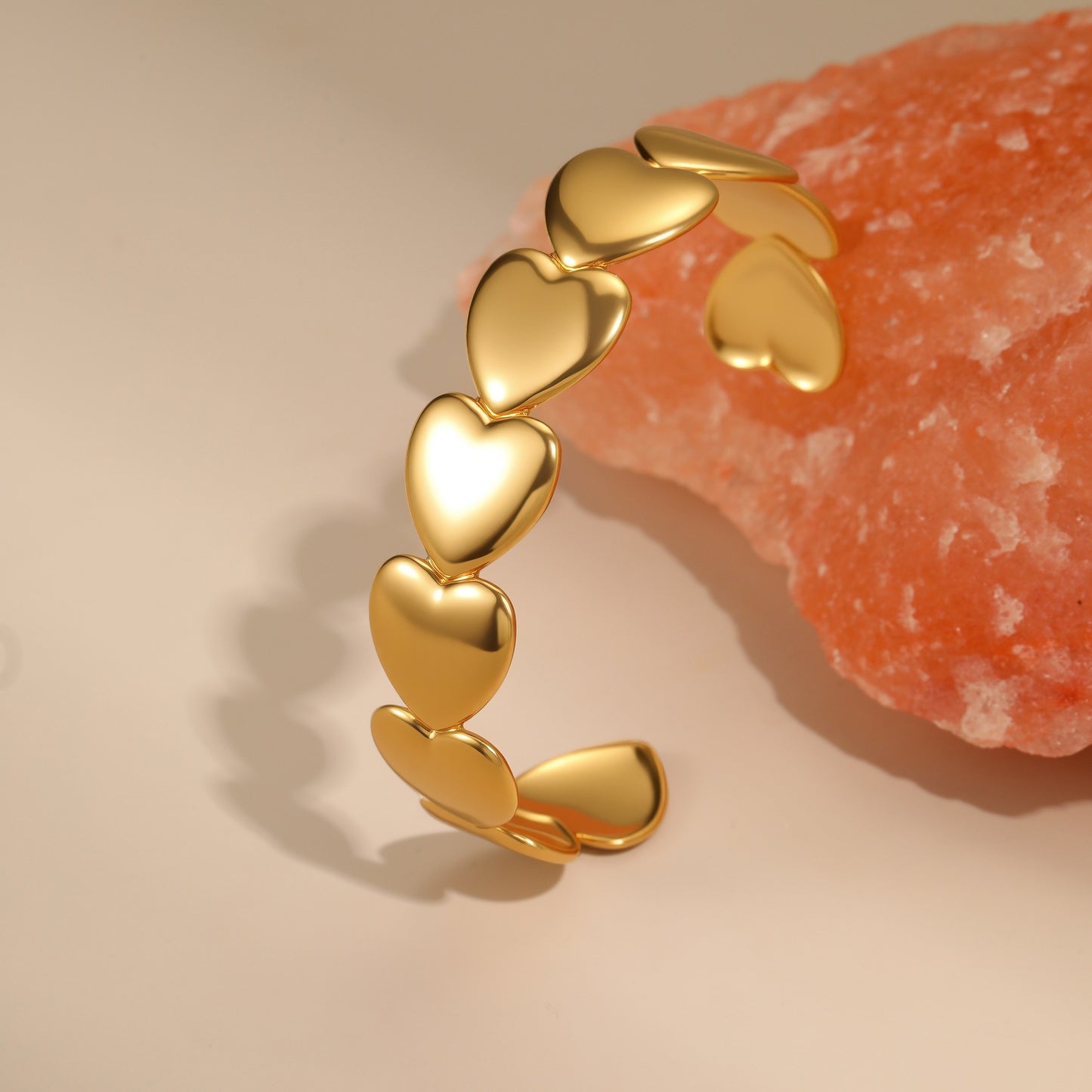 Bracciale da donna in acciaio inossidabile placcato oro 18 carati con cuori e stelle geometrici, alla moda per l'ufficio