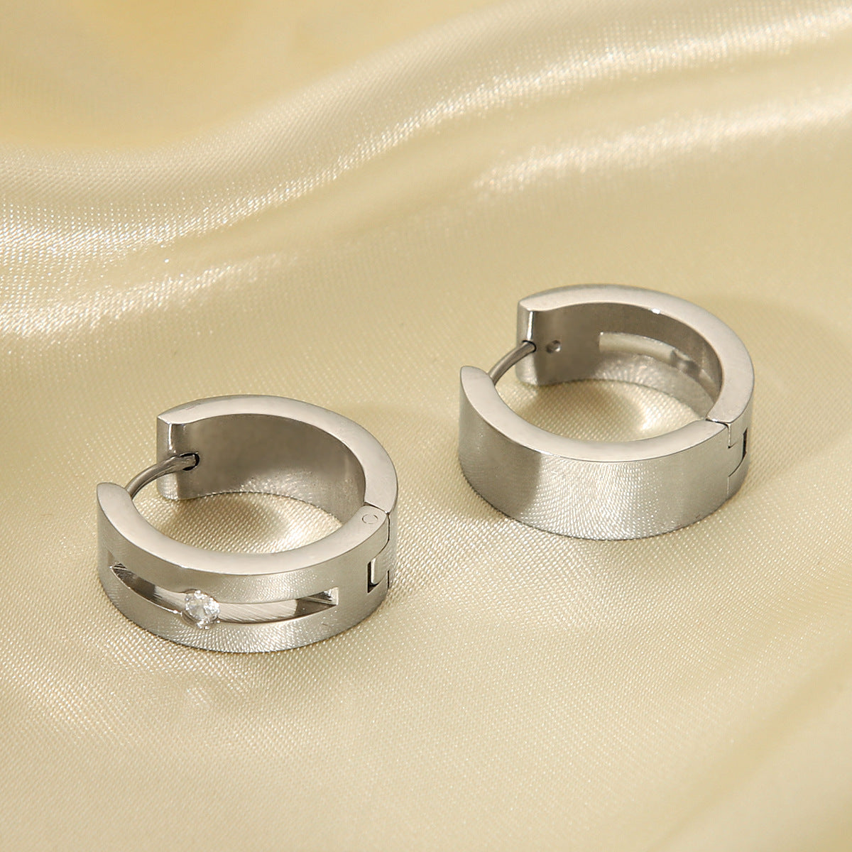 Orecchini a perno in acciaio inossidabile con placcatura, stile geometrico Ins, design a cerchio rotondo ipoallergenico da donna