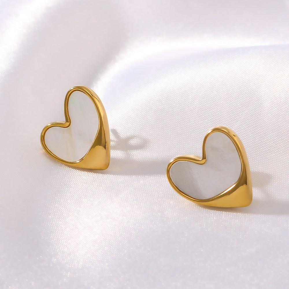Orecchini a perno da donna minimalisti a cuore in madreperla e acciaio al titanio, in acciaio inossidabile ipoallergenico con placcatura sottovuoto in oro 18 carati, set di lusso leggero