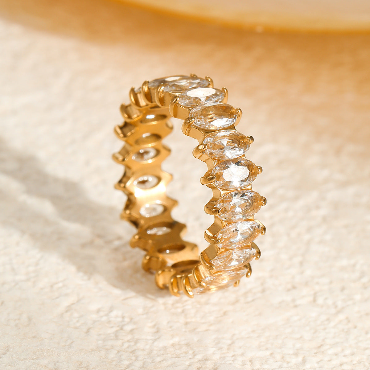 Anillo Minimalista Geométrico de Acero Inoxidable con Incrustaciones de Circonita para Mujer, Acabado Chapado, Joyería de Uso Diario a la Moda