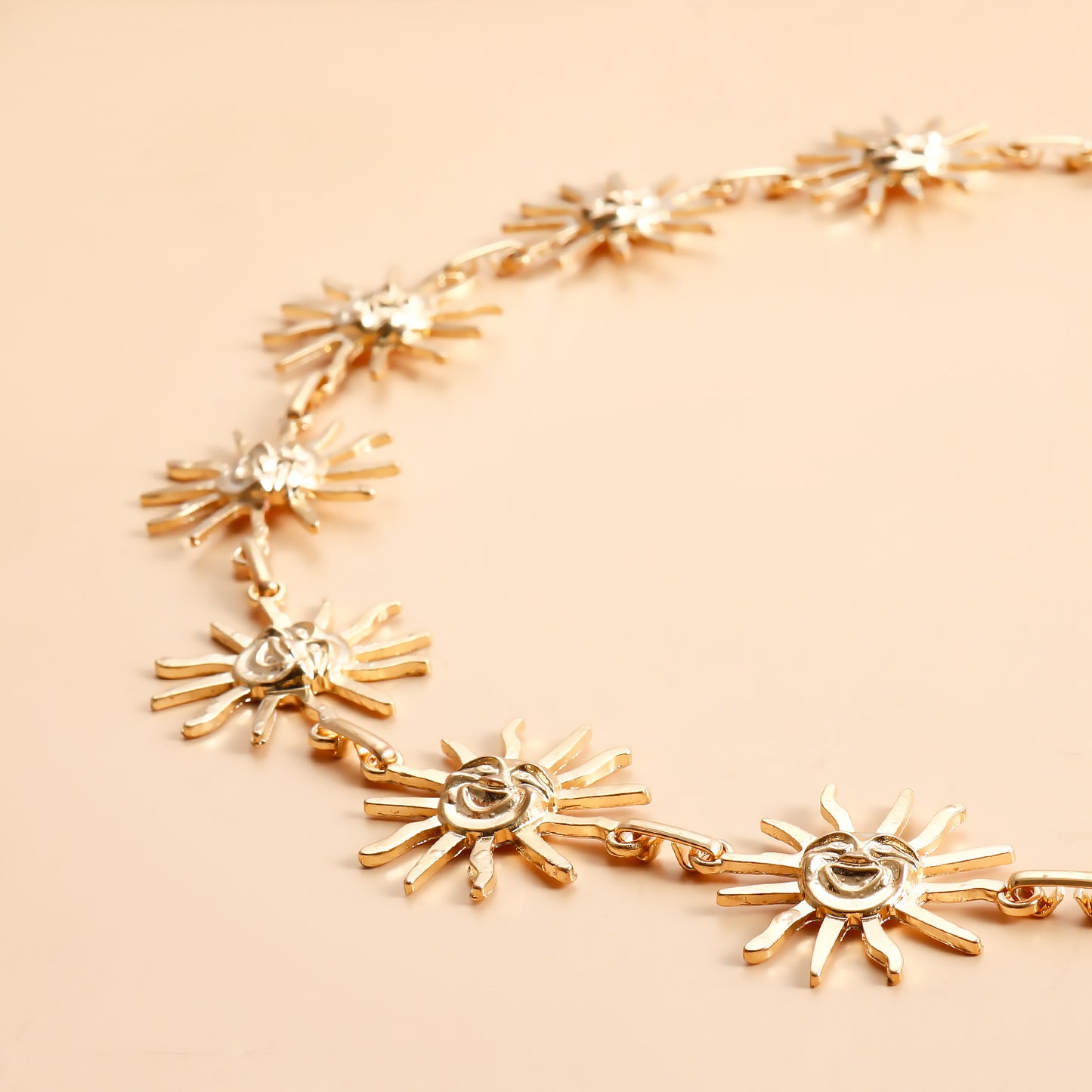 Casual Punk-Style Metal Smile Sun Waist Chain for Women Body Chain Accessory for Dresses