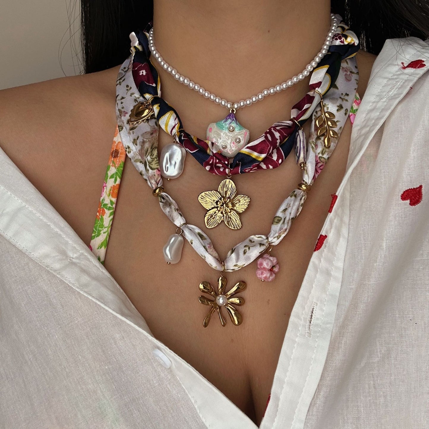 Casual Floral Stainless Steel Necklace with Pearl and Shell Pendant for Women
