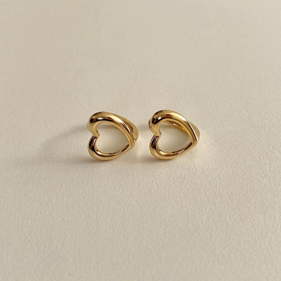 Minimalist Heart-Shaped 925 Sterling Silver Hoop Earrings with Handcrafted Finish for Women