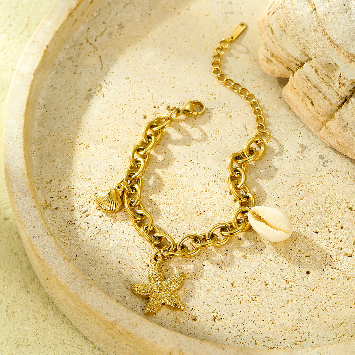Fashionable 18K Gold Plated Stainless Steel Ocean Starfish Shell Bracelet for Women