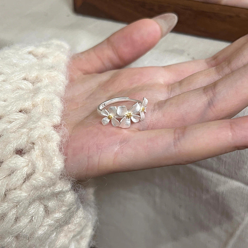 Elegante Anello Floreale Aperto da Donna in Rame con Finitura Placcata, Design Geometrico, Accessorio Moda