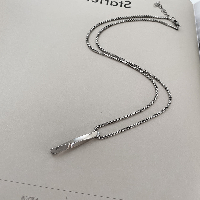 Collana con Pendente a Spirale Geometrica Minimalista in Acciaio al Titanio con Finitura Lucida per Uomo e Donna