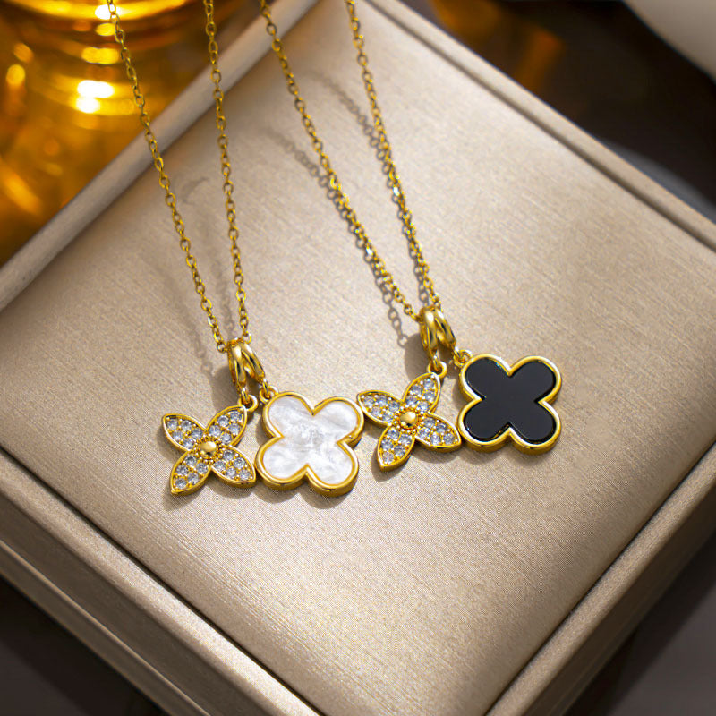 Collana Minimalista a Forma di Quadrifoglio in Acciaio al Titanio con Dettagli in Conchiglia Bianca e Nera, Catena O Elettroplaccata, Ciondolo di Lusso Leggero da Donna