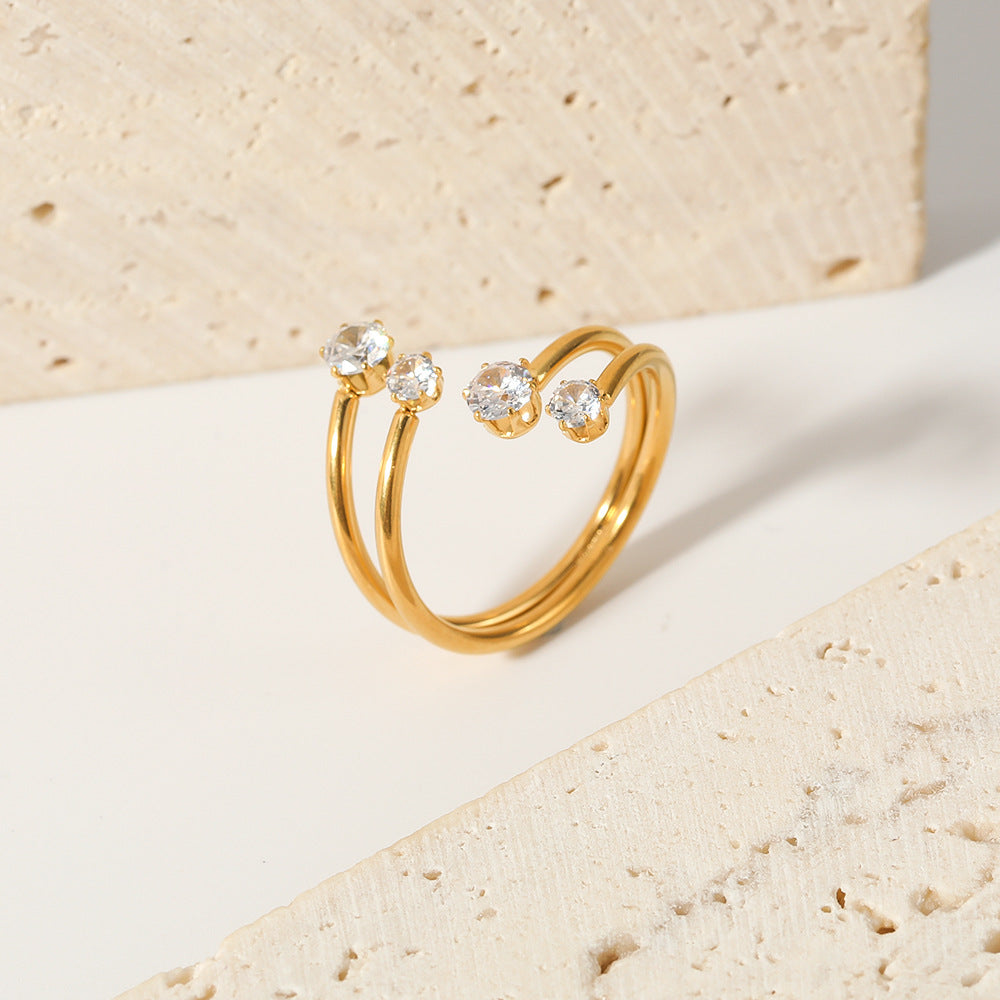 Anello Minimalista Geometrico Regolabile da Donna in Acciaio Inox con Intarsio in Zircone Bianco e Finitura Oro 18K Placcato Sottovuoto