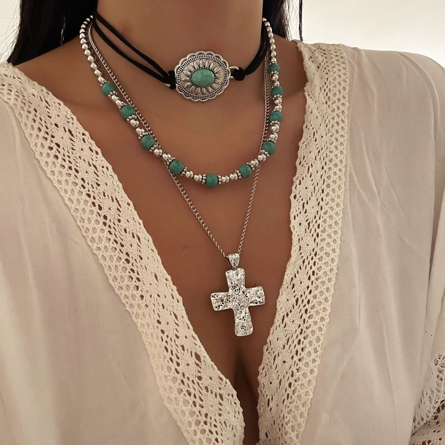 Collana con ciondolo in lega geometrico a croce a forma di testa di toro finta turchese etnica vintage da donna