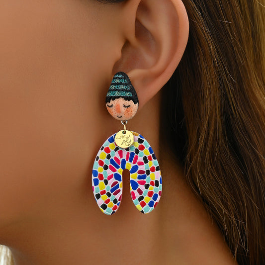 Orecchini a perno in acrilico con personaggi dei cartoni animati e design di bambole indigene, gioielli di moda unisex