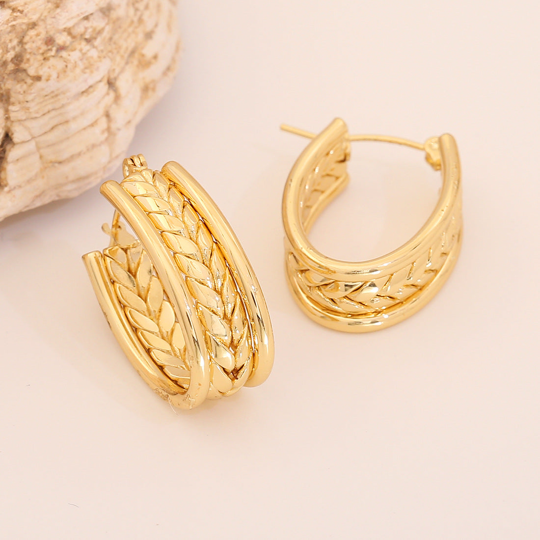 Minimalist Heart-Shaped Geometric Stainless Steel Hoop Earrings with Plated Finish