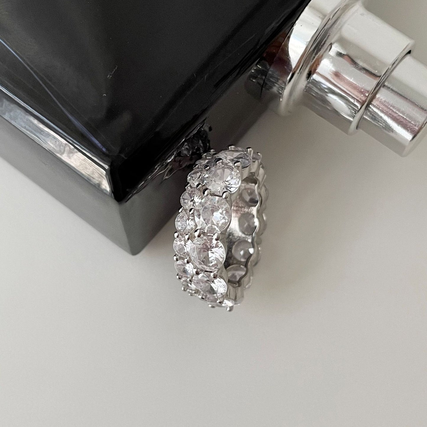 Minimalist Geometric S925 Sterling Silver Ring with Zircon Inlay and Plated Finish